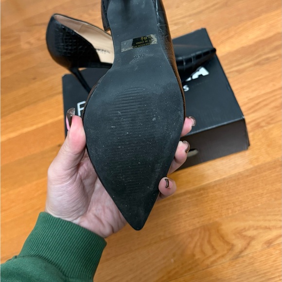 Fashion Nova Boss Goals Pumps - Picture 5 of 7